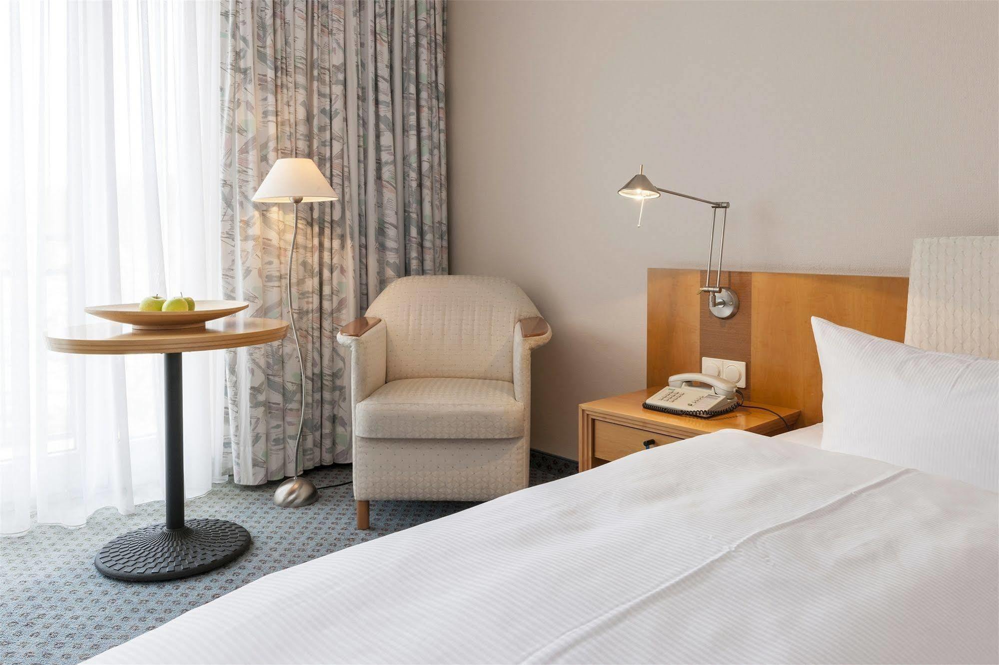 Tryp By Wyndham Hotel Stadtoldendorf Bagian luar foto