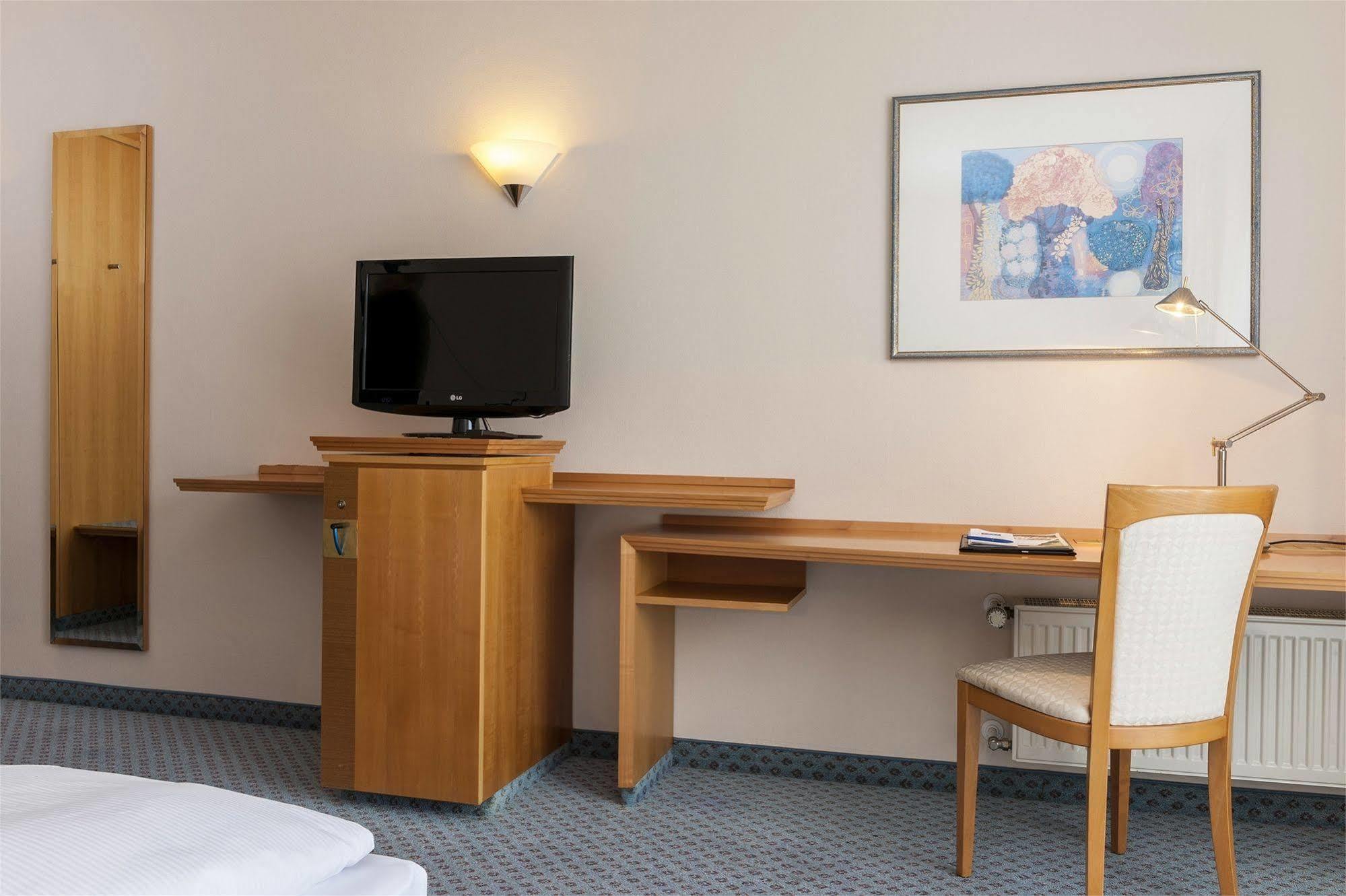 Tryp By Wyndham Hotel Stadtoldendorf Bagian luar foto