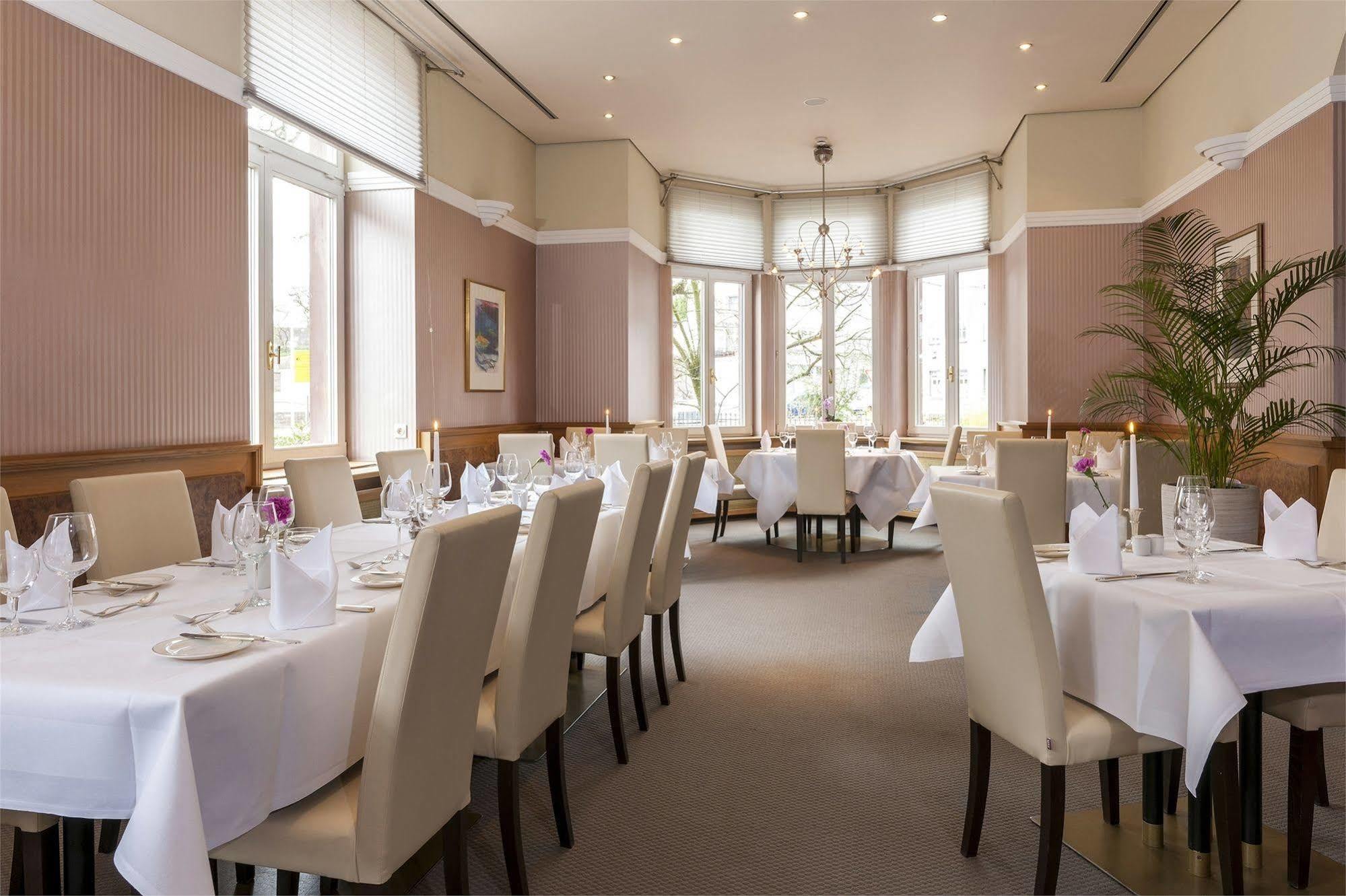 Tryp By Wyndham Hotel Stadtoldendorf Bagian luar foto