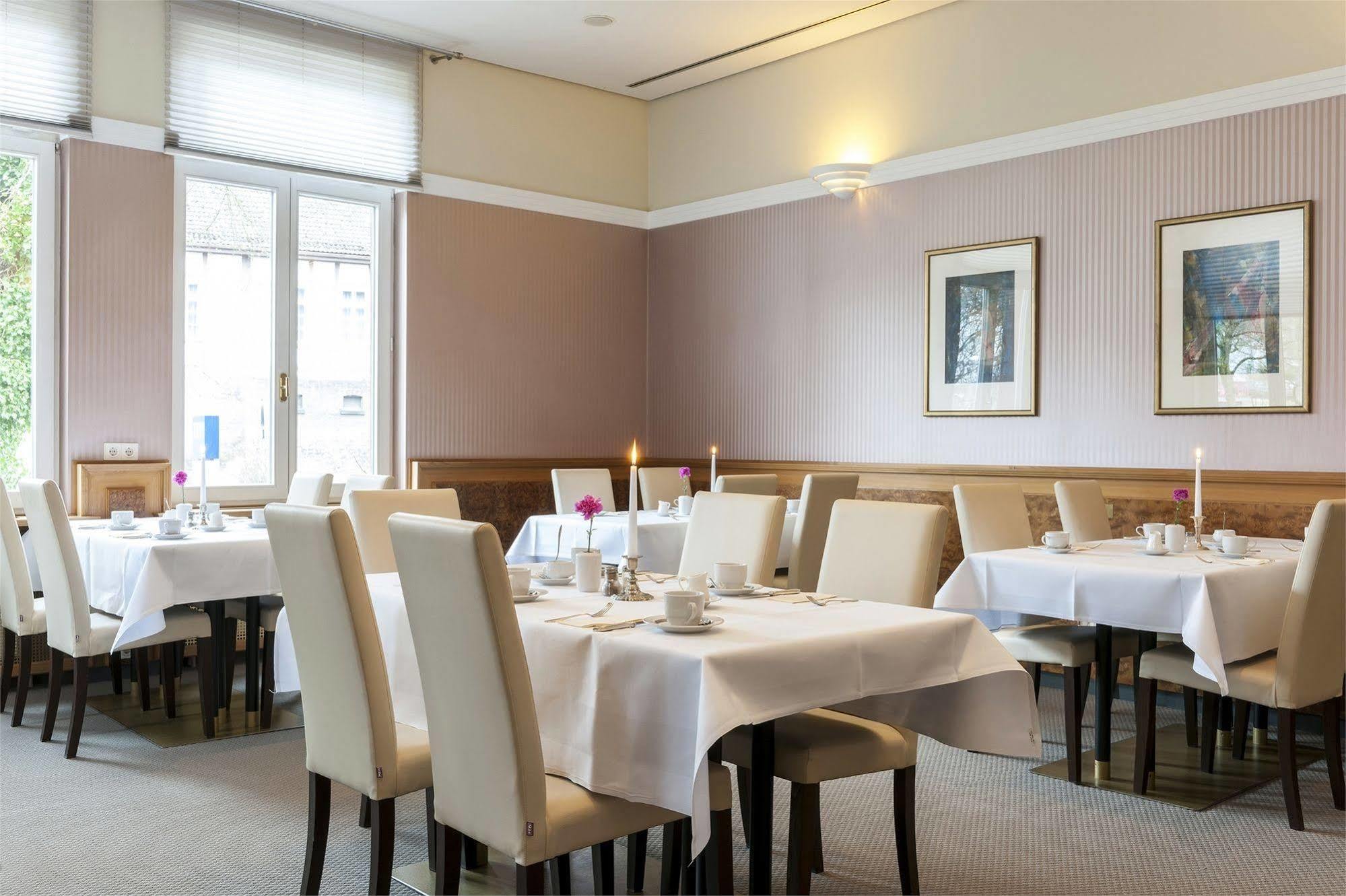 Tryp By Wyndham Hotel Stadtoldendorf Bagian luar foto
