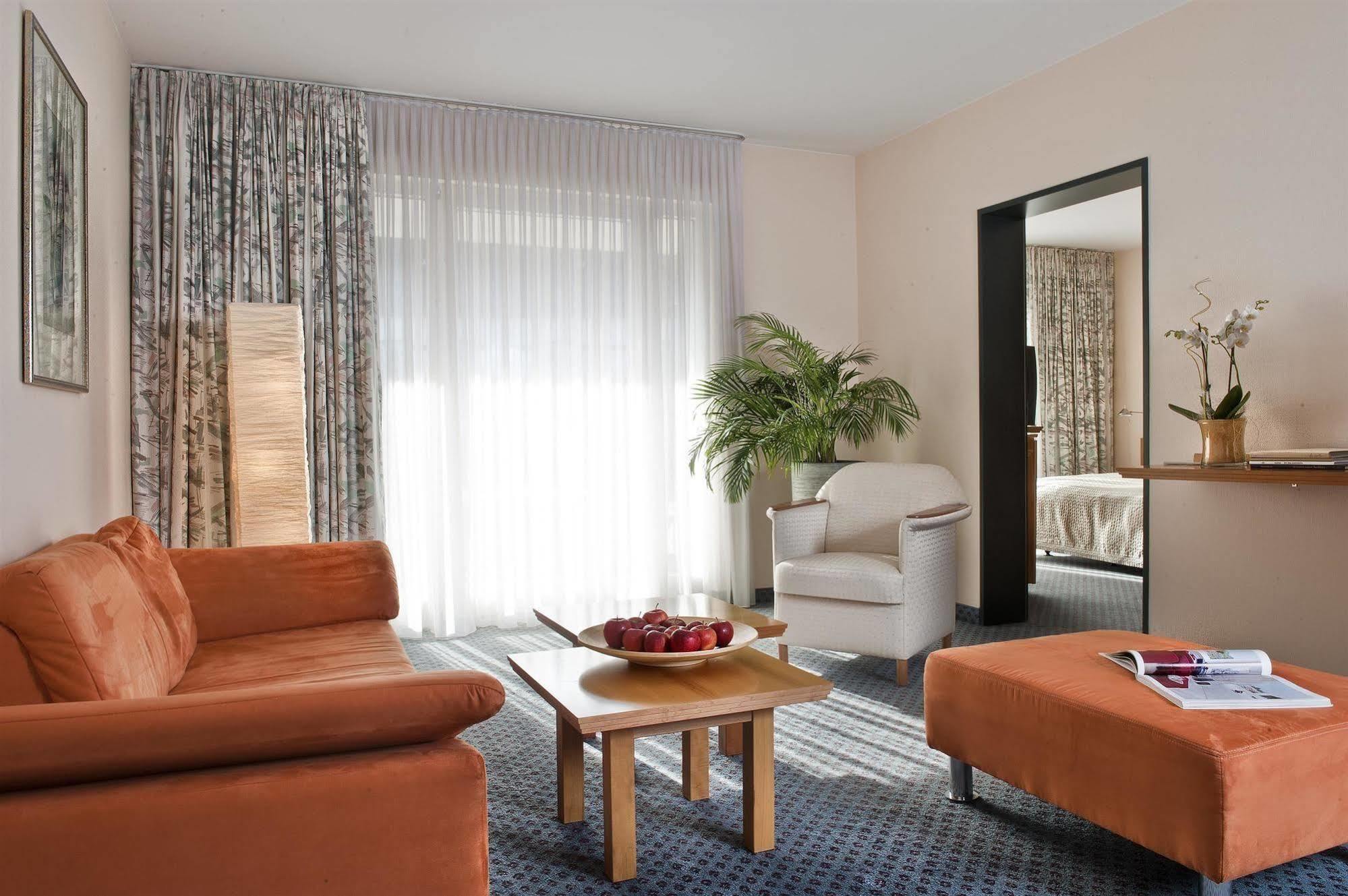 Tryp By Wyndham Hotel Stadtoldendorf Bagian luar foto